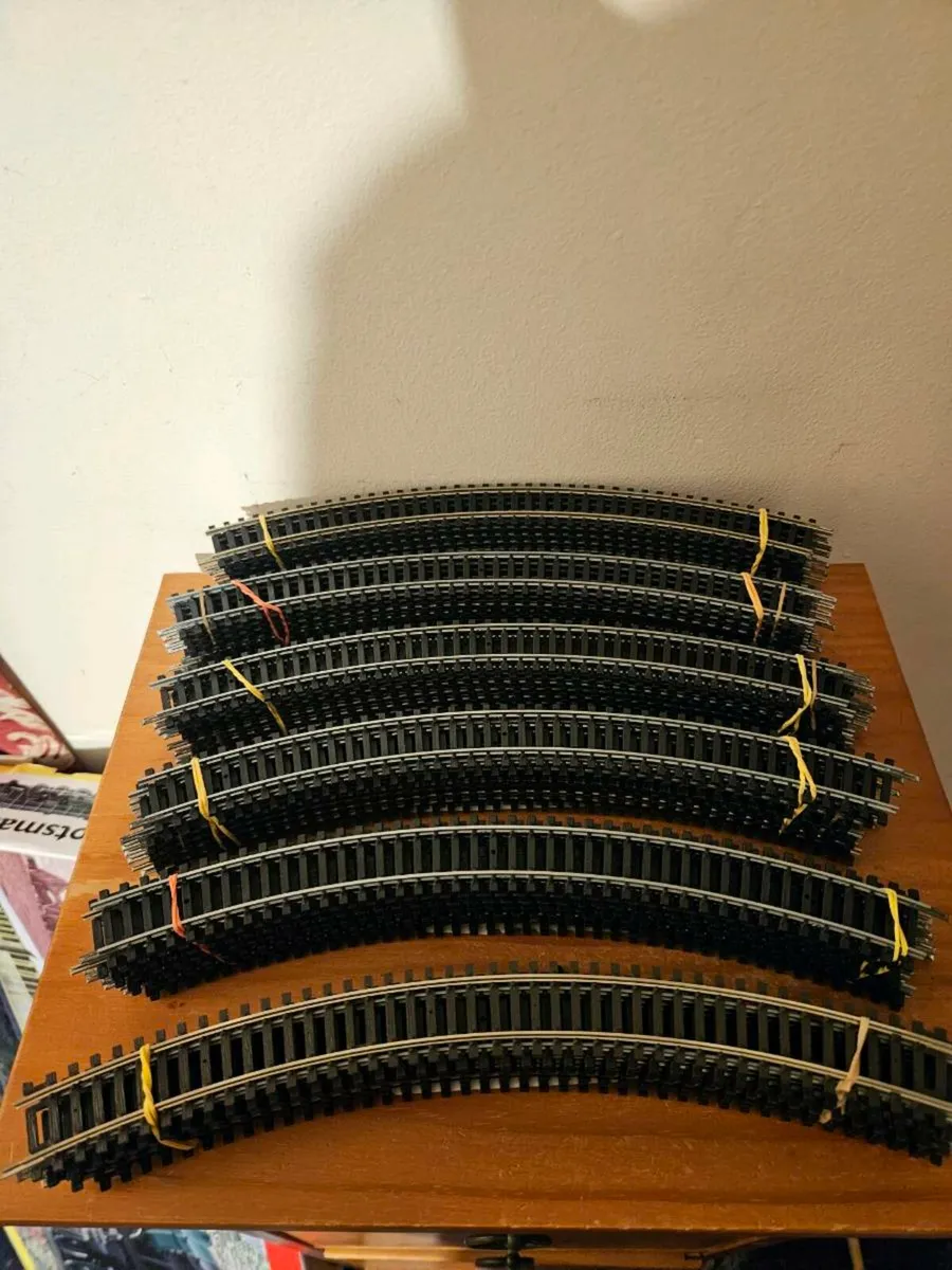 Hornby OO Gauge Track Radius 1 x 8 - Image 2