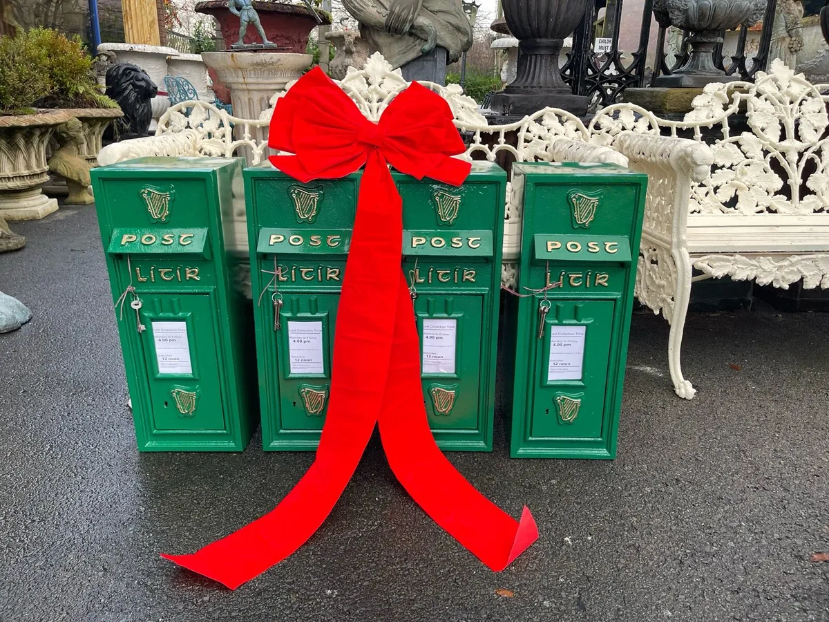 Irish post box building into wall 🎄🎄🎄🎄 - Image 3