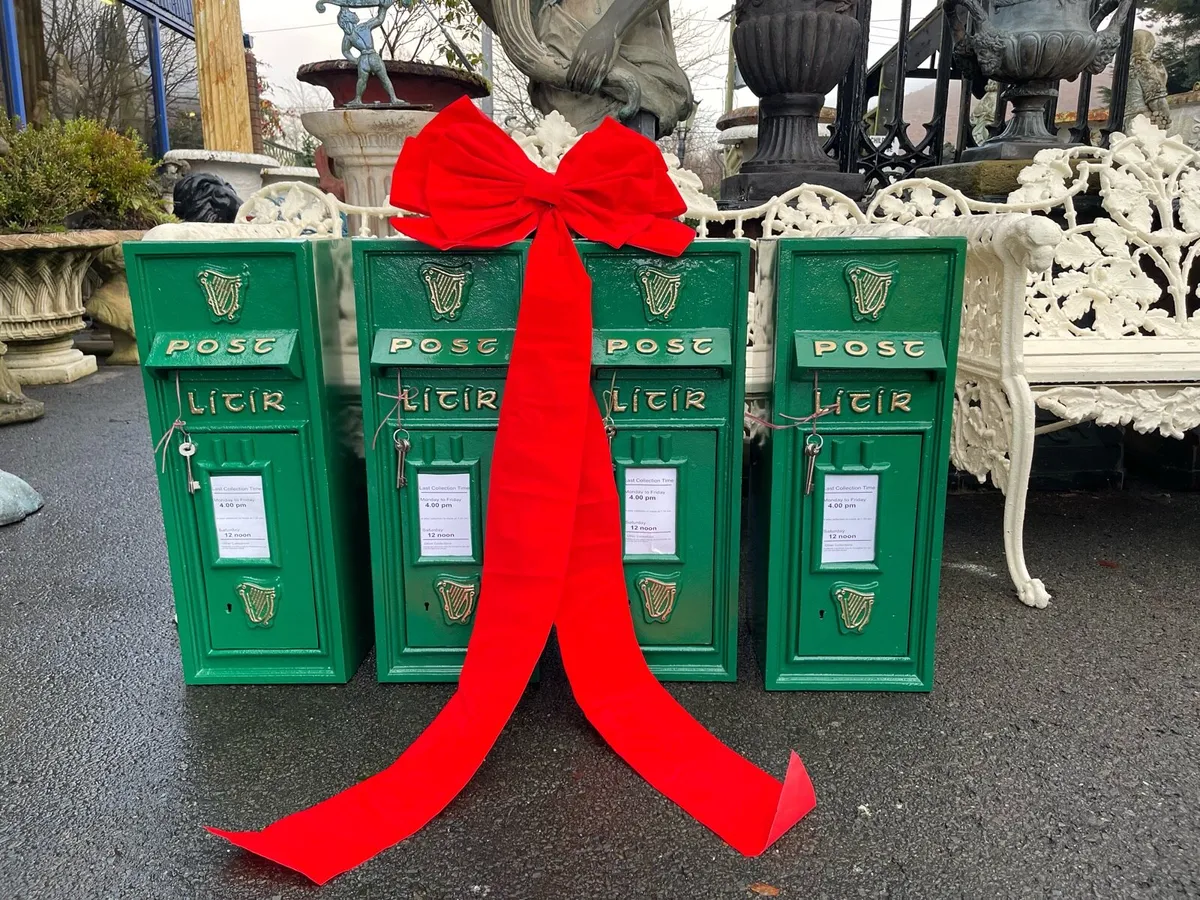 Irish post box building into wall 🎄🎄🎄🎄 - Image 1