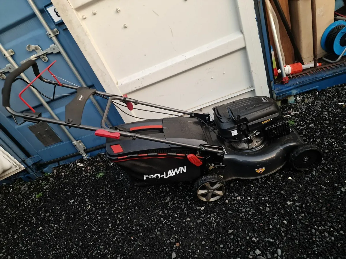 Petrol lawn mower - Image 1