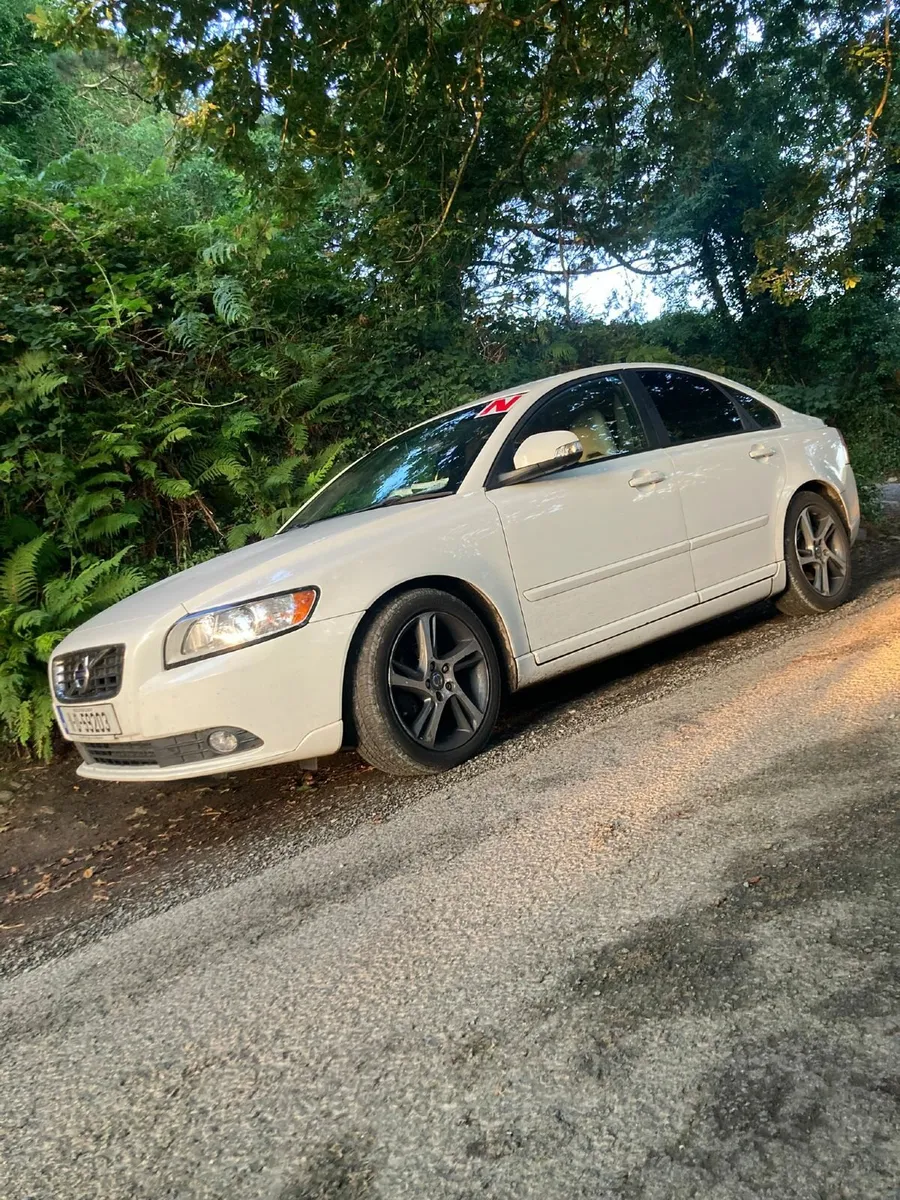 Volvo S40 2011 - Image 2