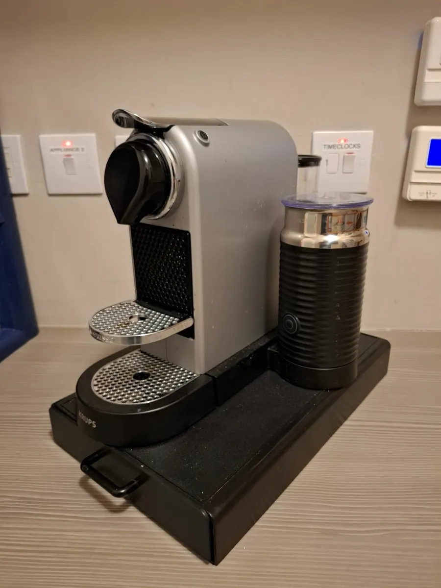Nespresso Citiz Coffee Machine with Aeroccino - Image 1