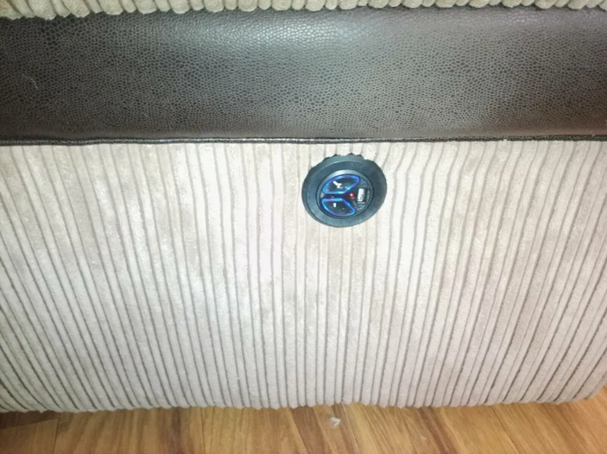 3 Piece Suite (3+1+1) - Image 4