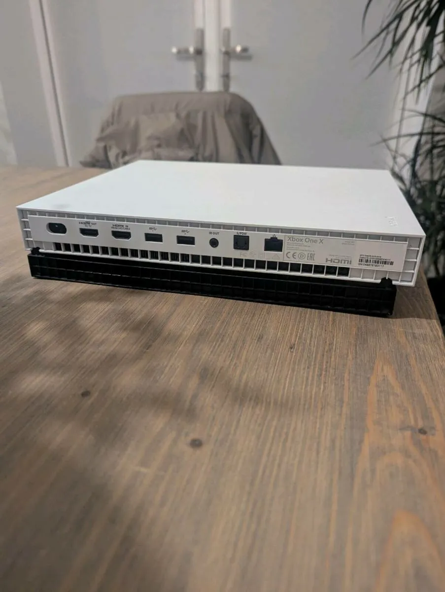 XBOX ONE X - Image 2