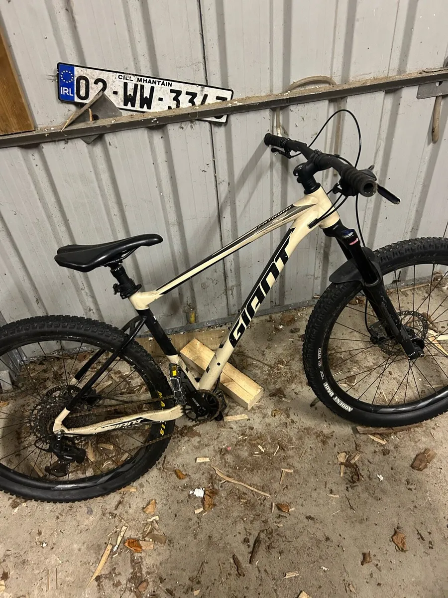 Giant fathom hardtail mountain bike - Image 2