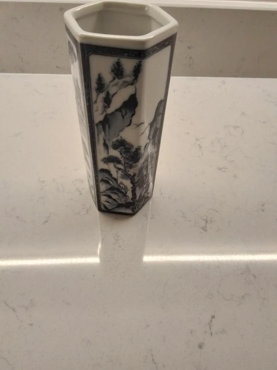 Small vase - Image 2