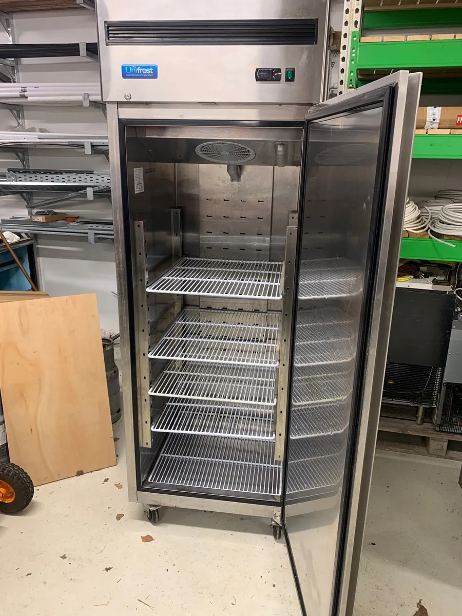 Commercial fridge - Image 3