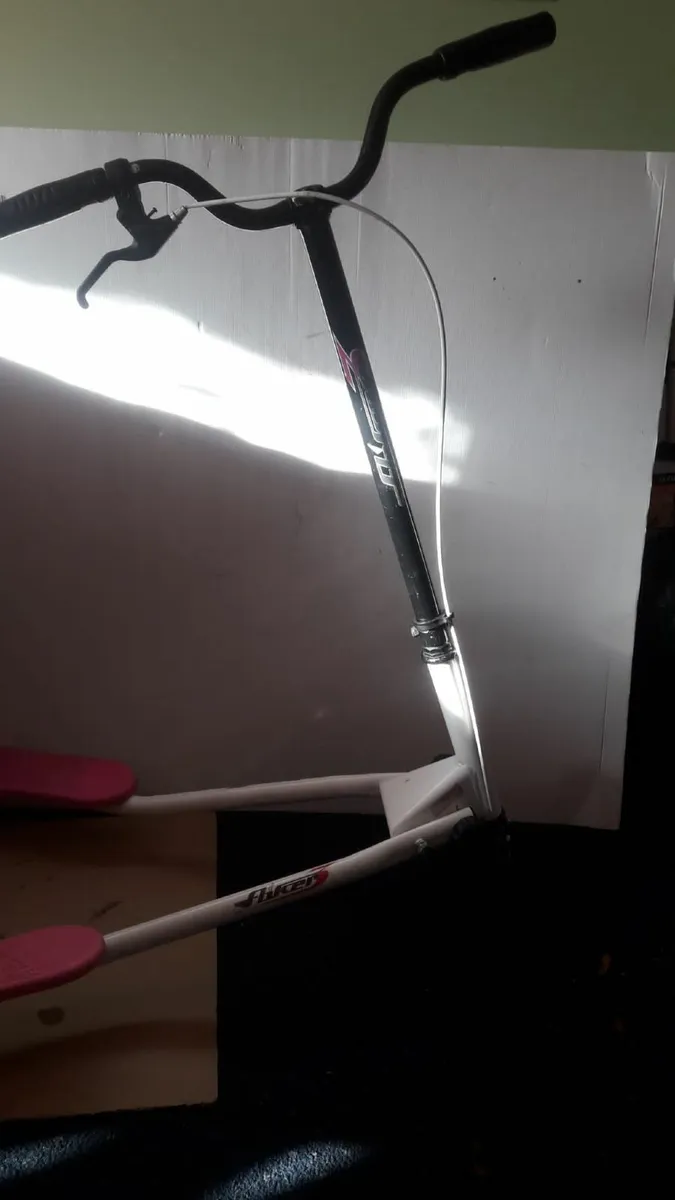 Flicker Scooter - Image 1