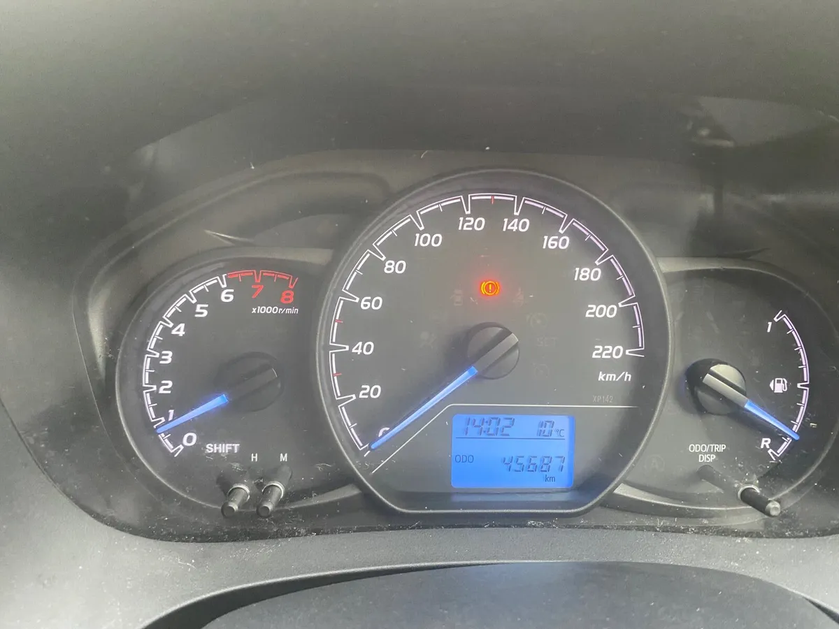 Toyota Yaris 2018 - Image 2