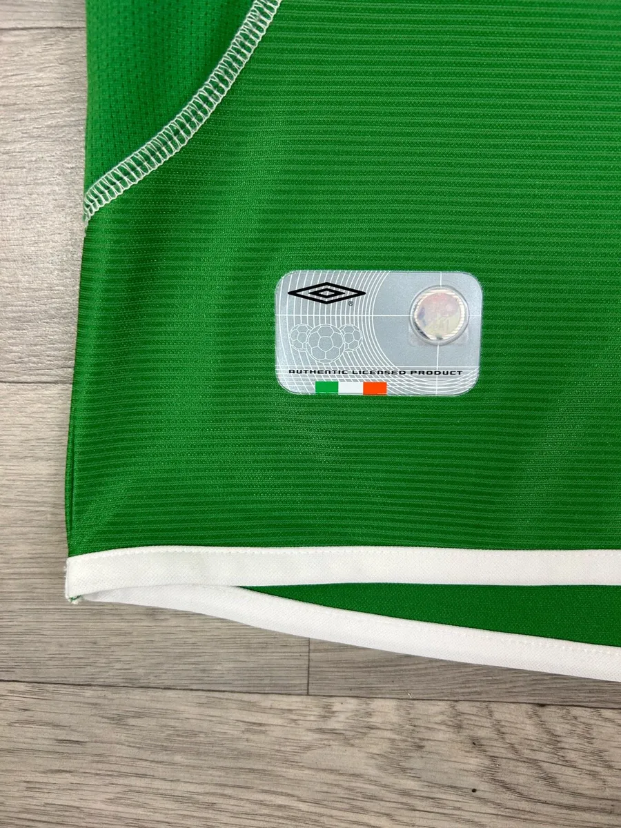 Vintage 2001 Umbro Ireland Home Jersey Shirt M - Image 3
