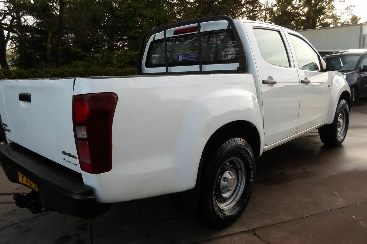 Isuzu D-Max - Image 4