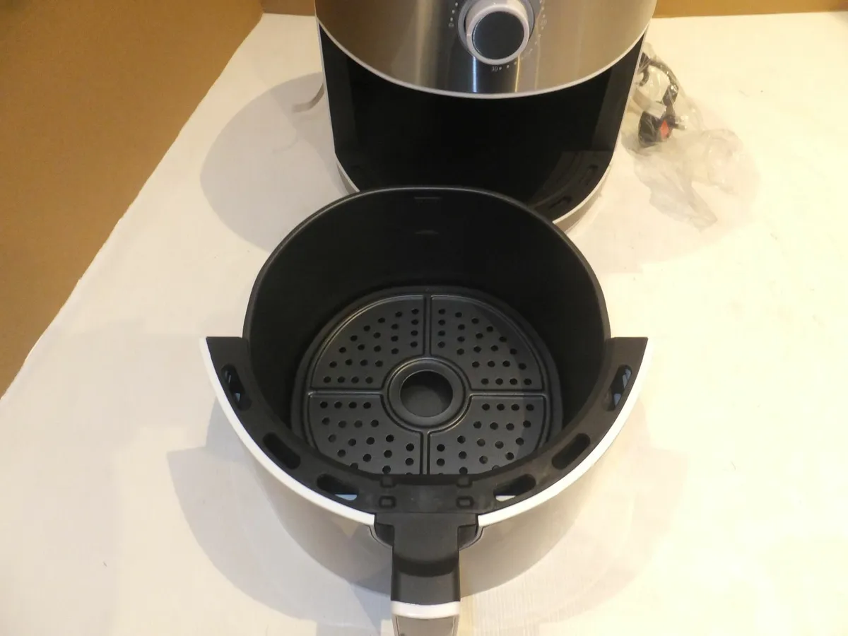 Air Fryer - Image 2