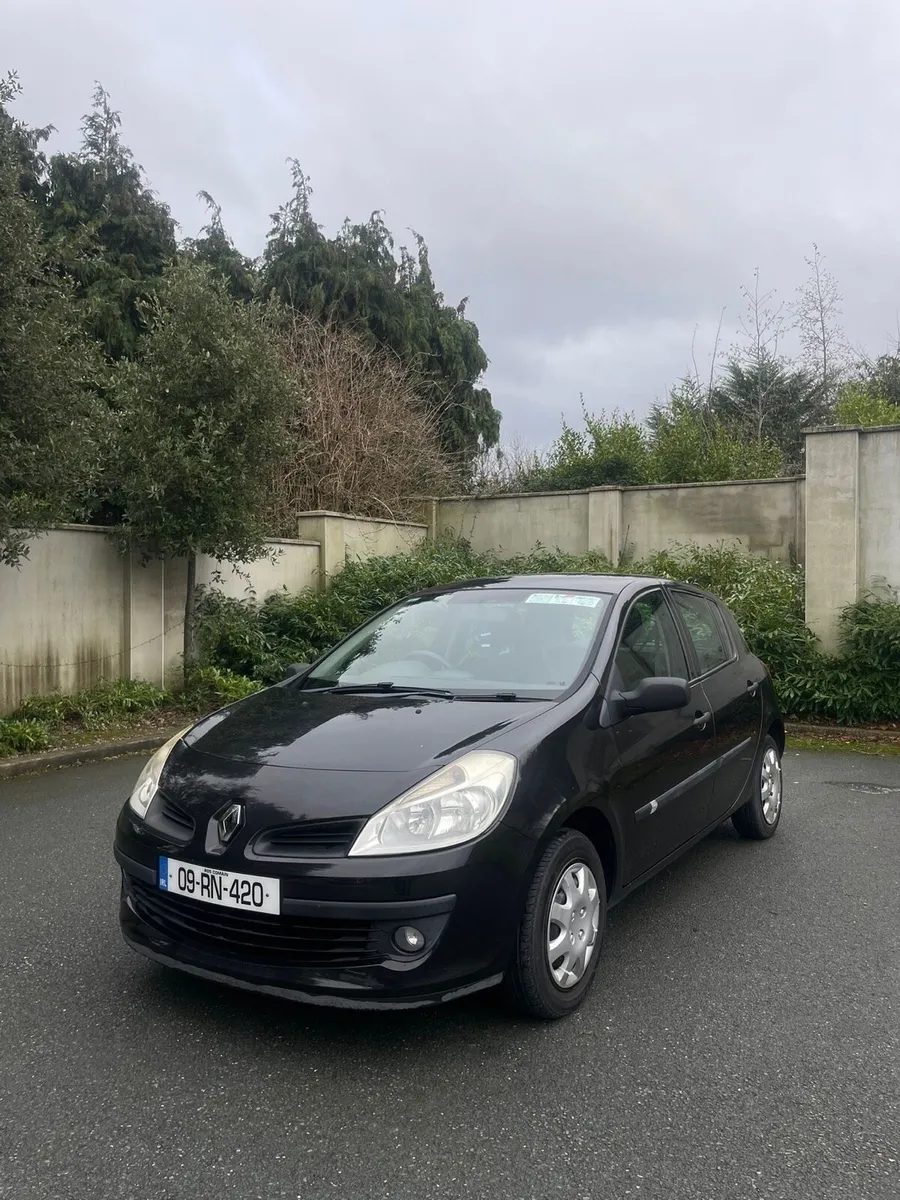 Renault Clio - Image 1
