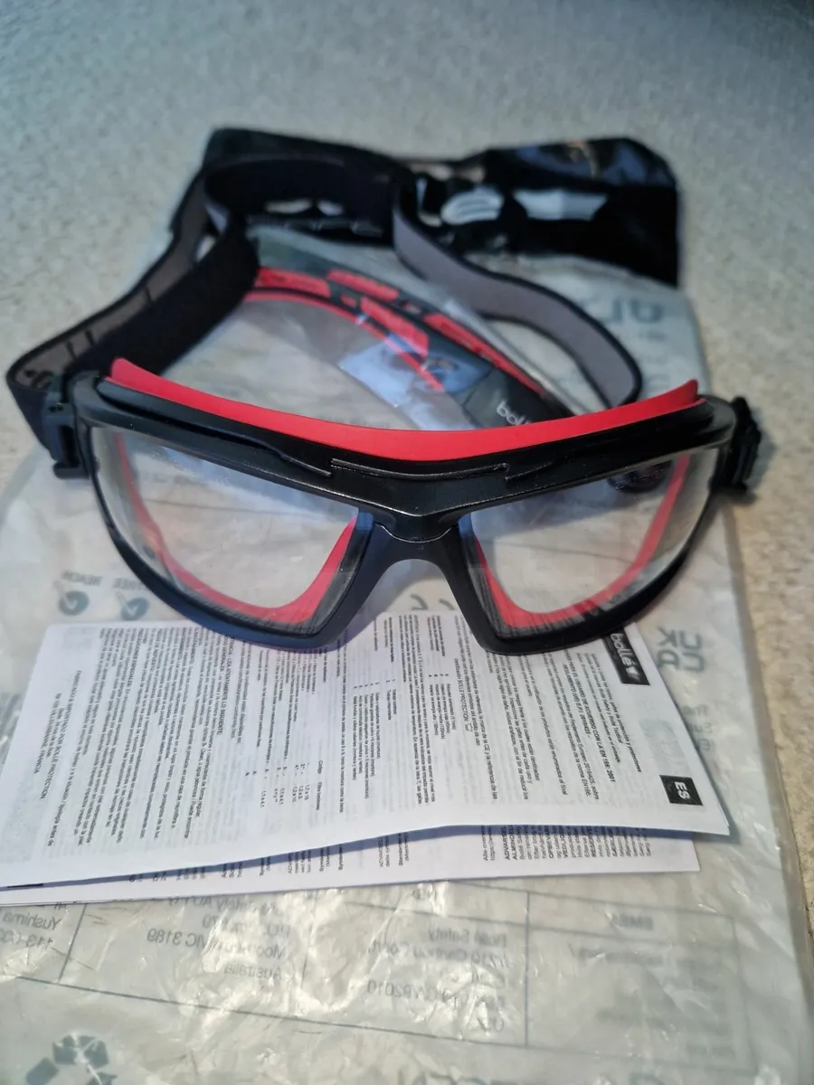 Bole ULTIM8 safety glasses - Image 1