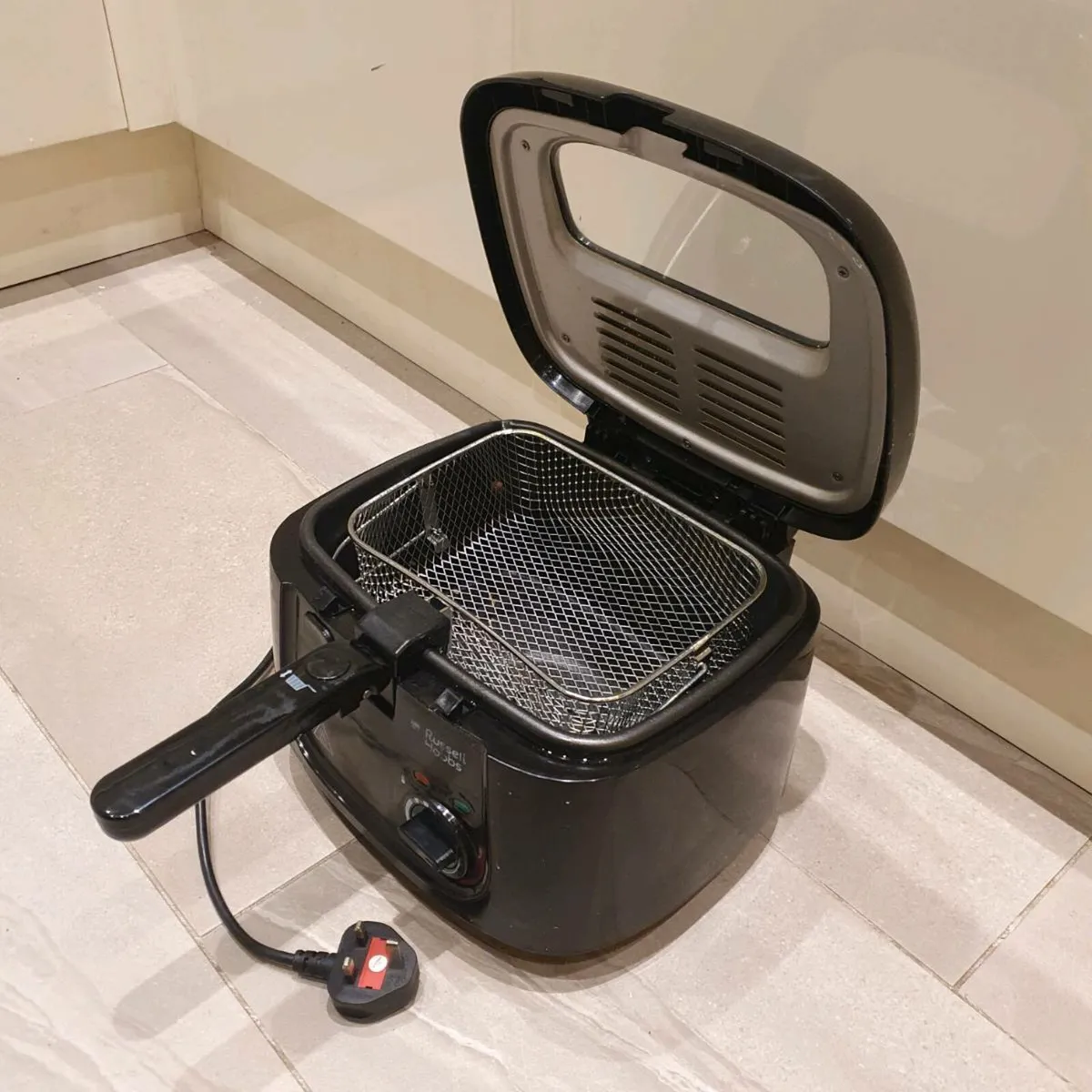 Russell Hobbs Maxi Deep Fryer - Image 2