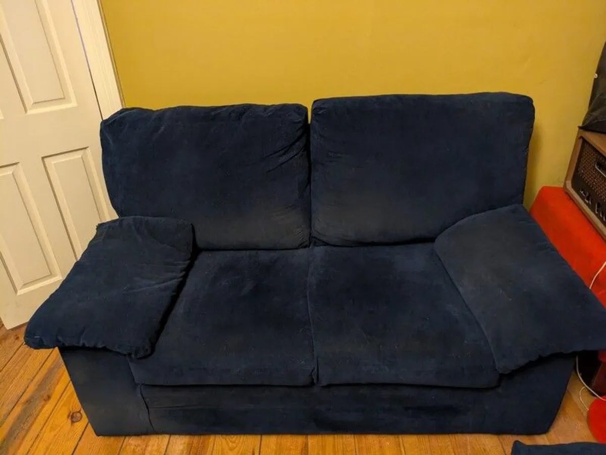 couch - Image 2