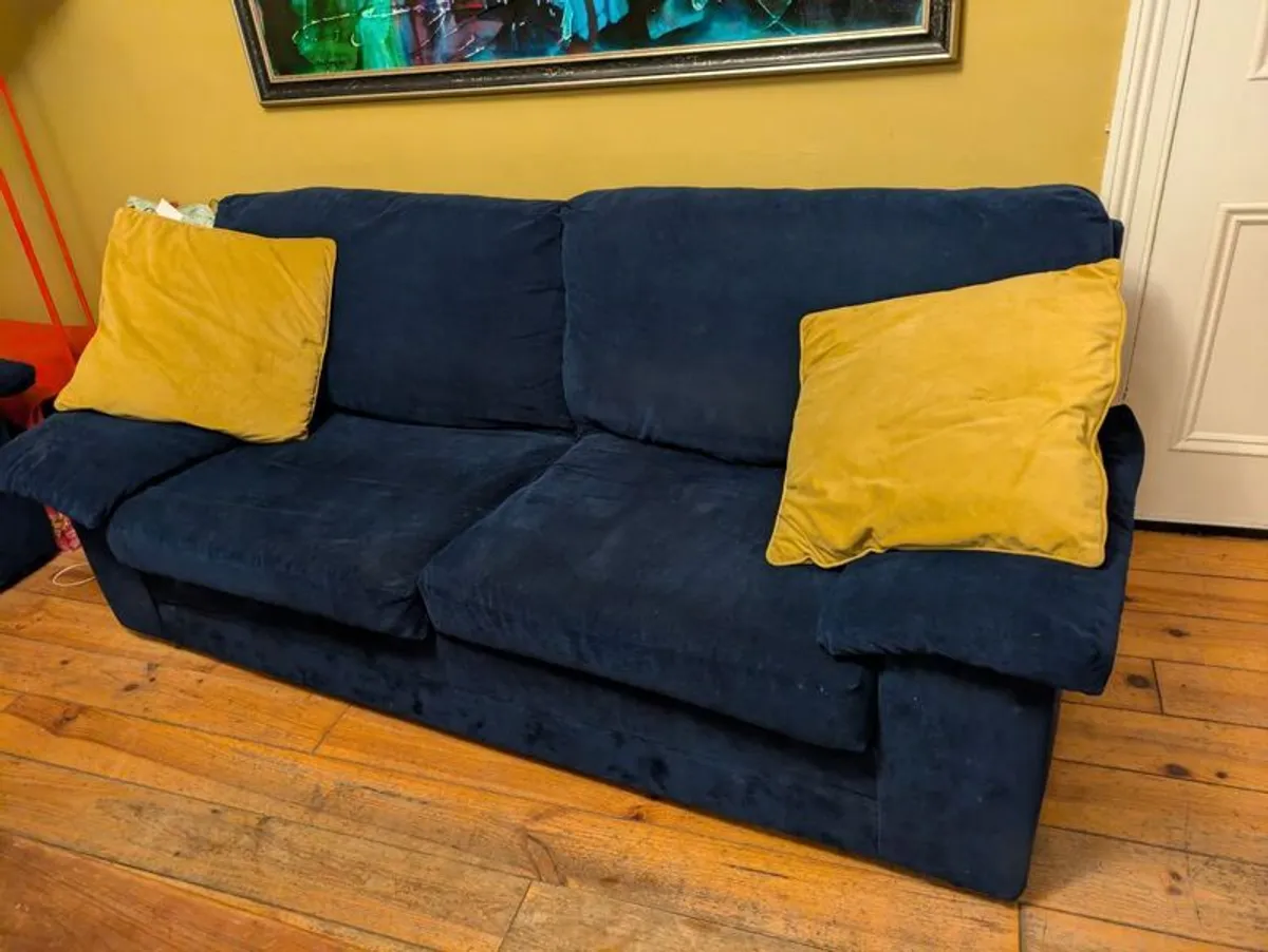 couch - Image 4