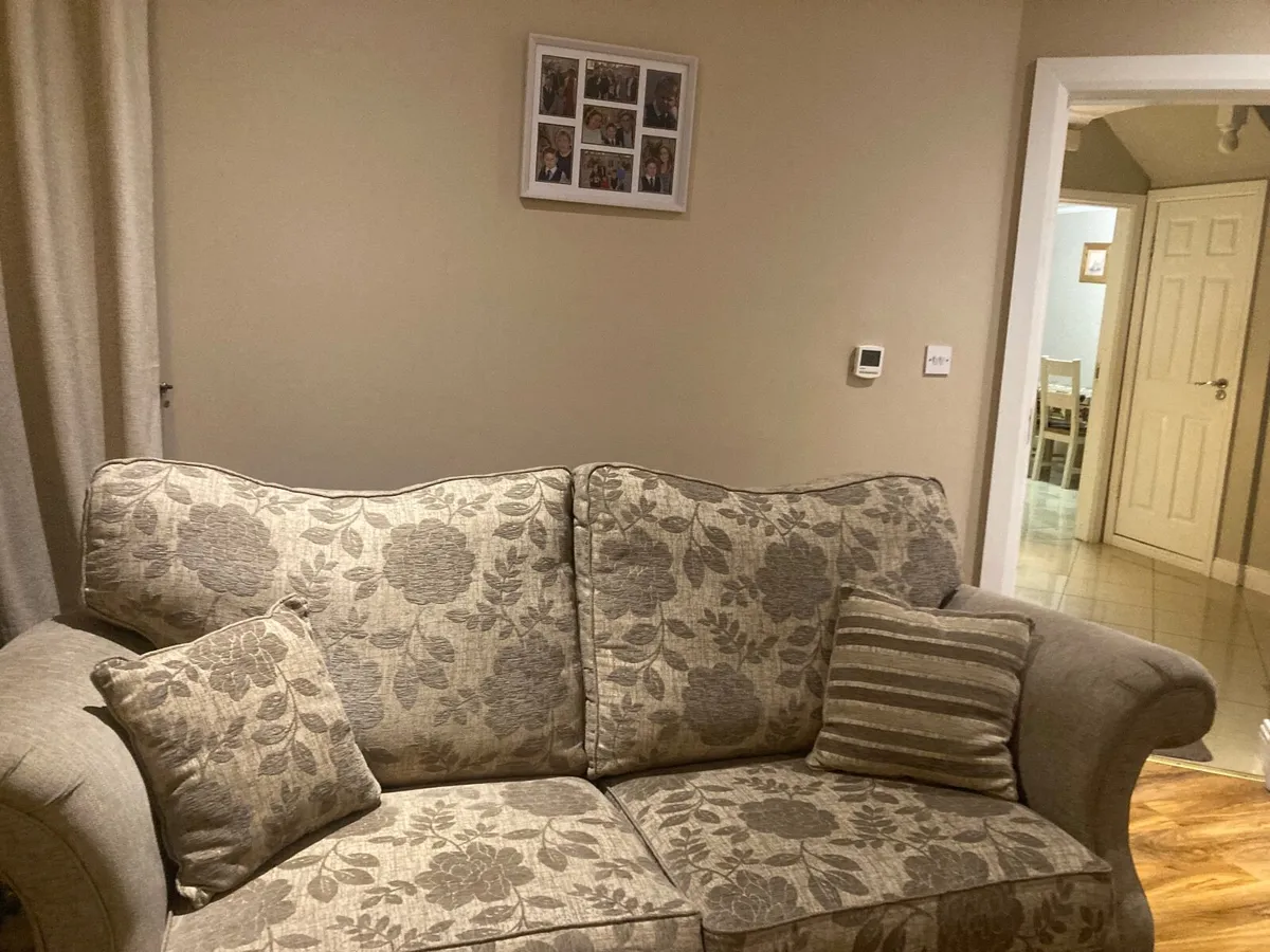 Sitting Room Suite - Image 3