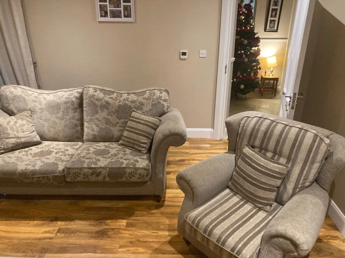 Sitting Room Suite - Image 4