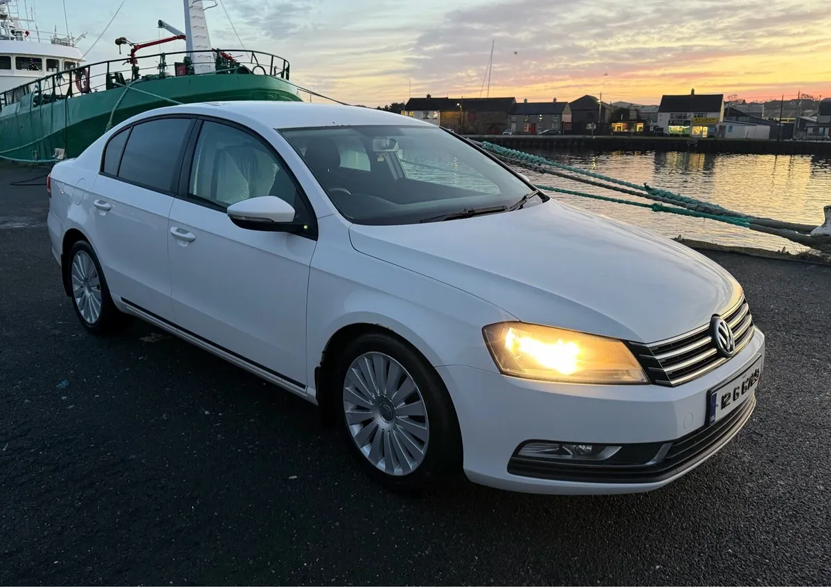 Volkswagen Passat - Image 2