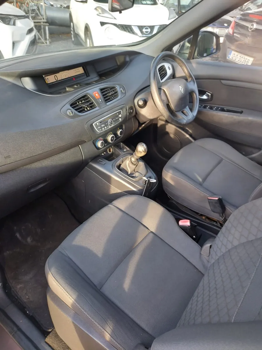 2011 Renault Scenic 1,5d 7seater - Image 3