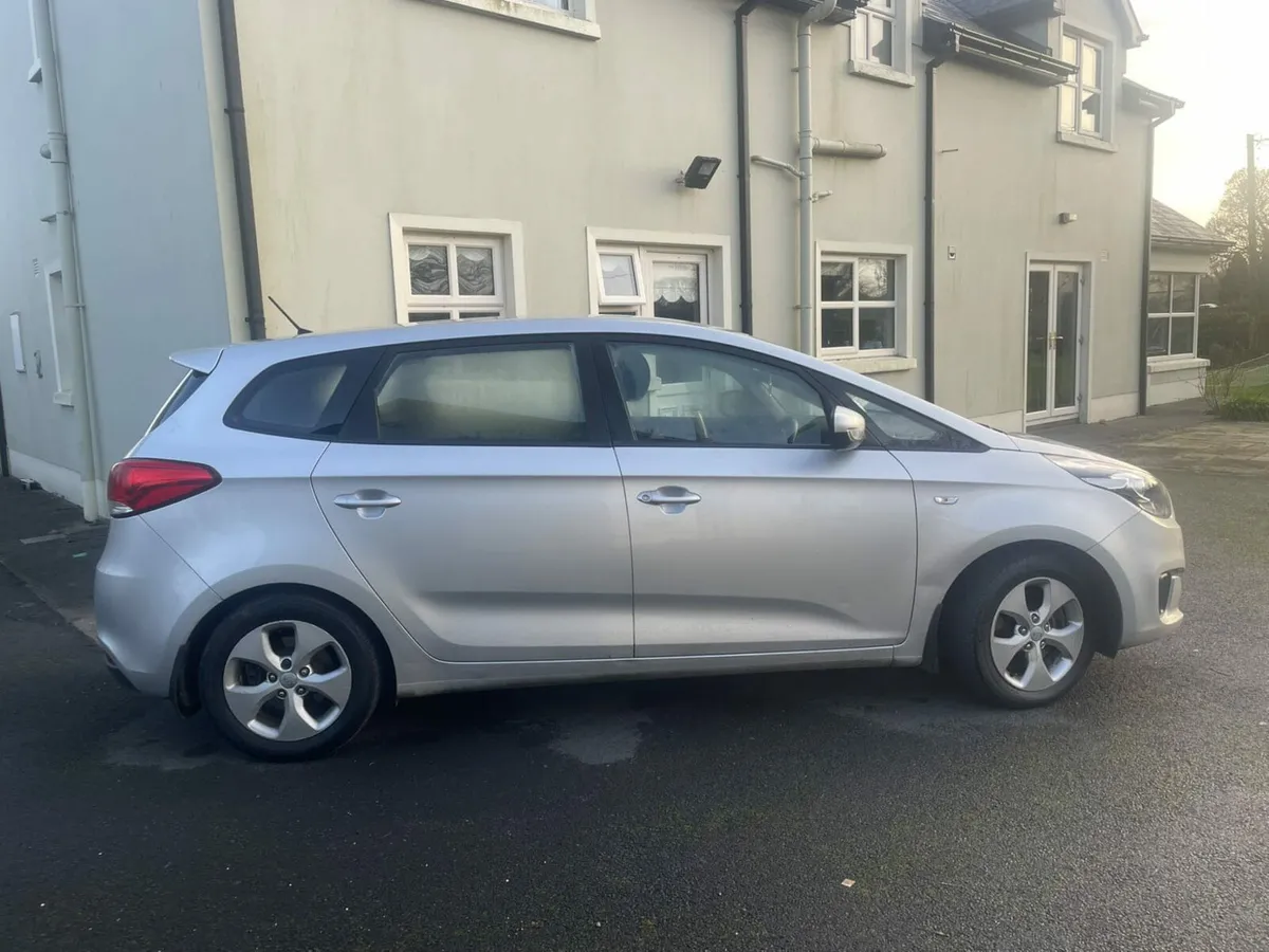 7 seater Kia carens - Image 1
