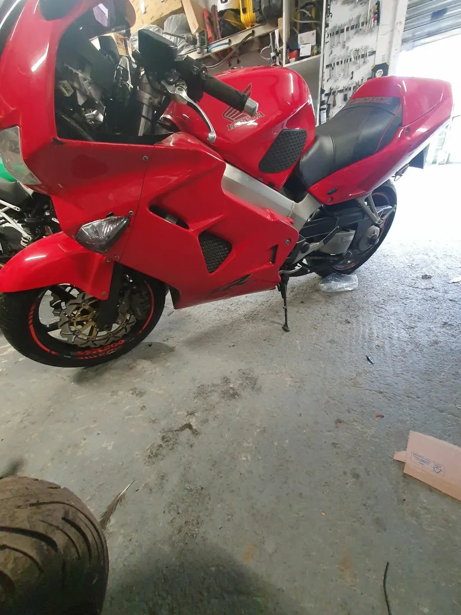 Honda vfr 800 - Image 3