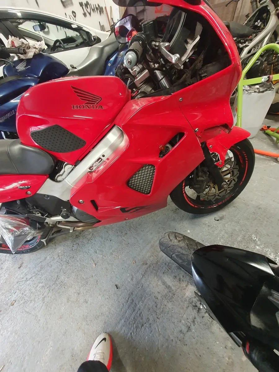 Honda vfr 800 - Image 4