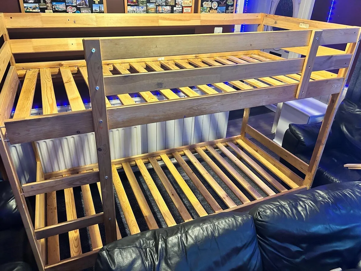Bunk bed frame - Image 1