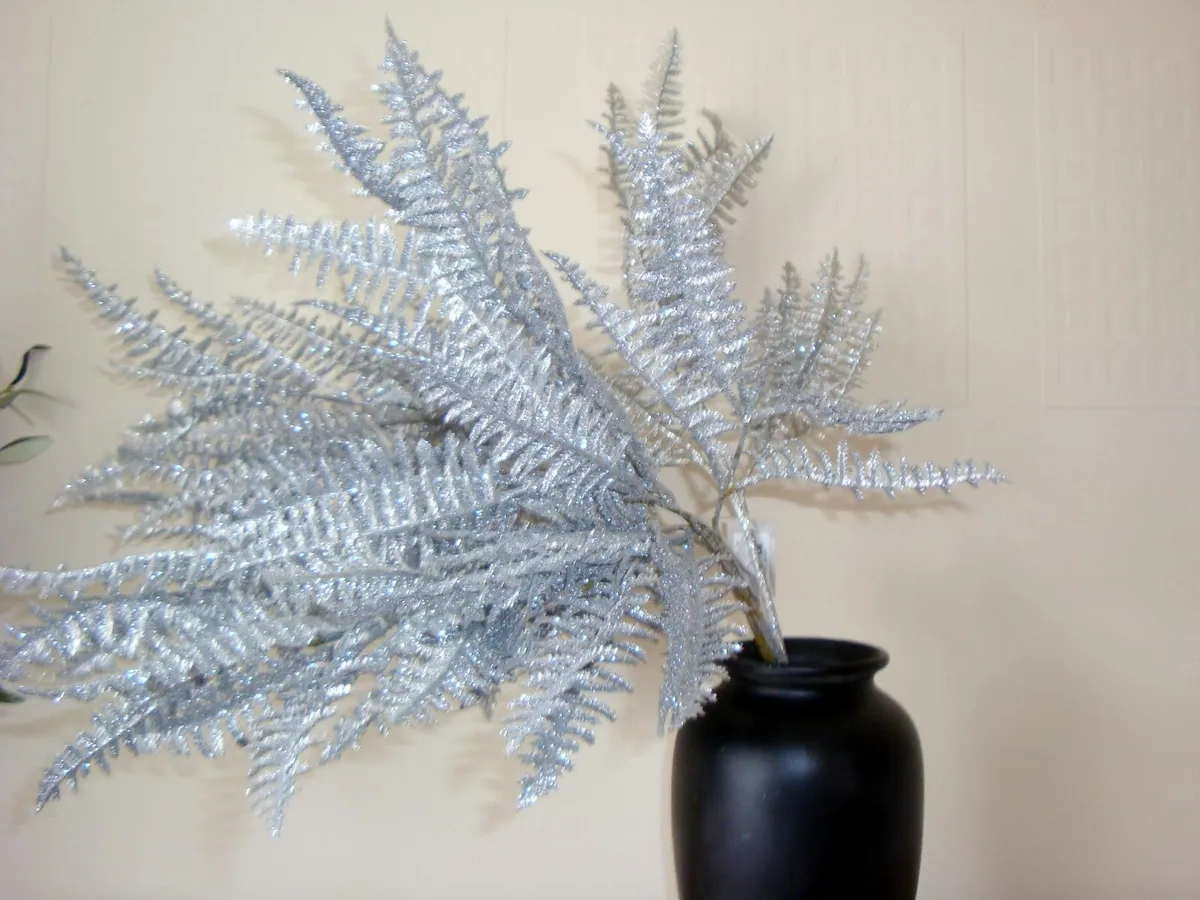 Silver fern stems picks - set of 5 - Image 1
