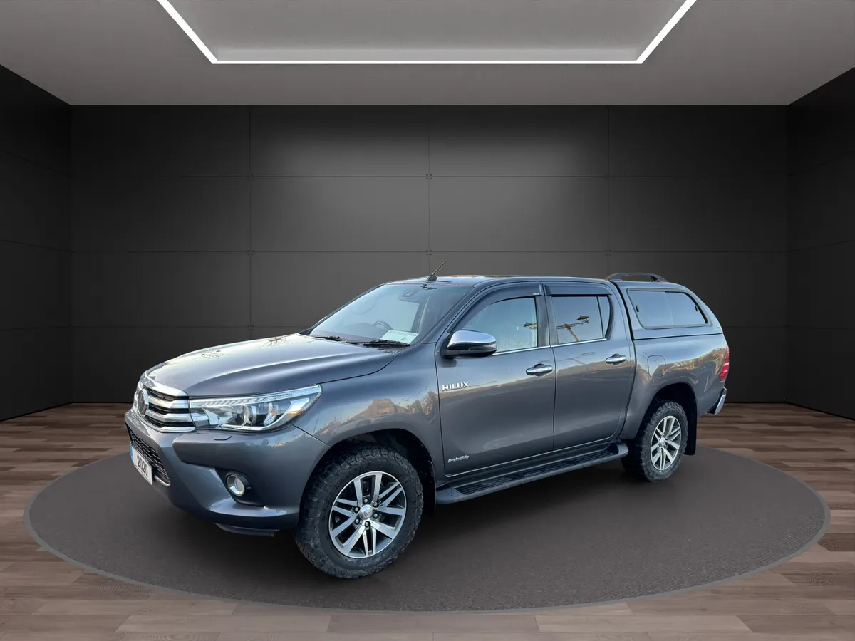 2020 Toyota Hilux Invincible - Image 2