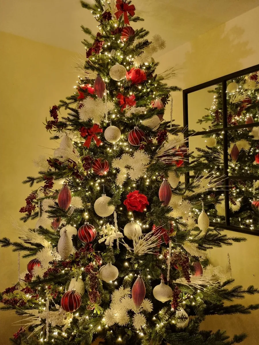 Snow white thistle stems - set of 6 - NEW - Image 1