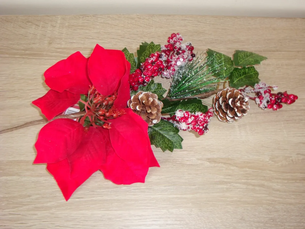 10 x red berry, poinsettia and pinecones pick - Image 3