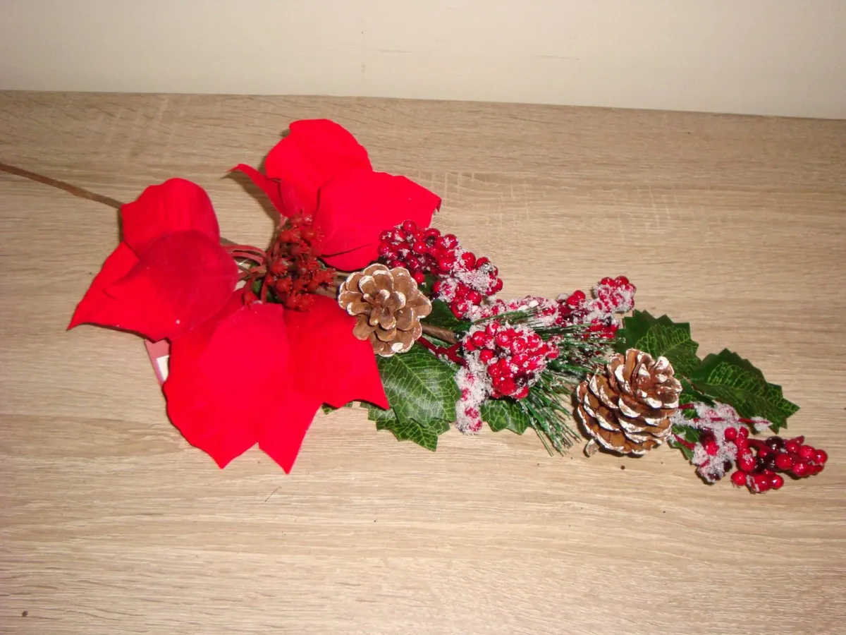 10 x red berry, poinsettia and pinecones pick - Image 4