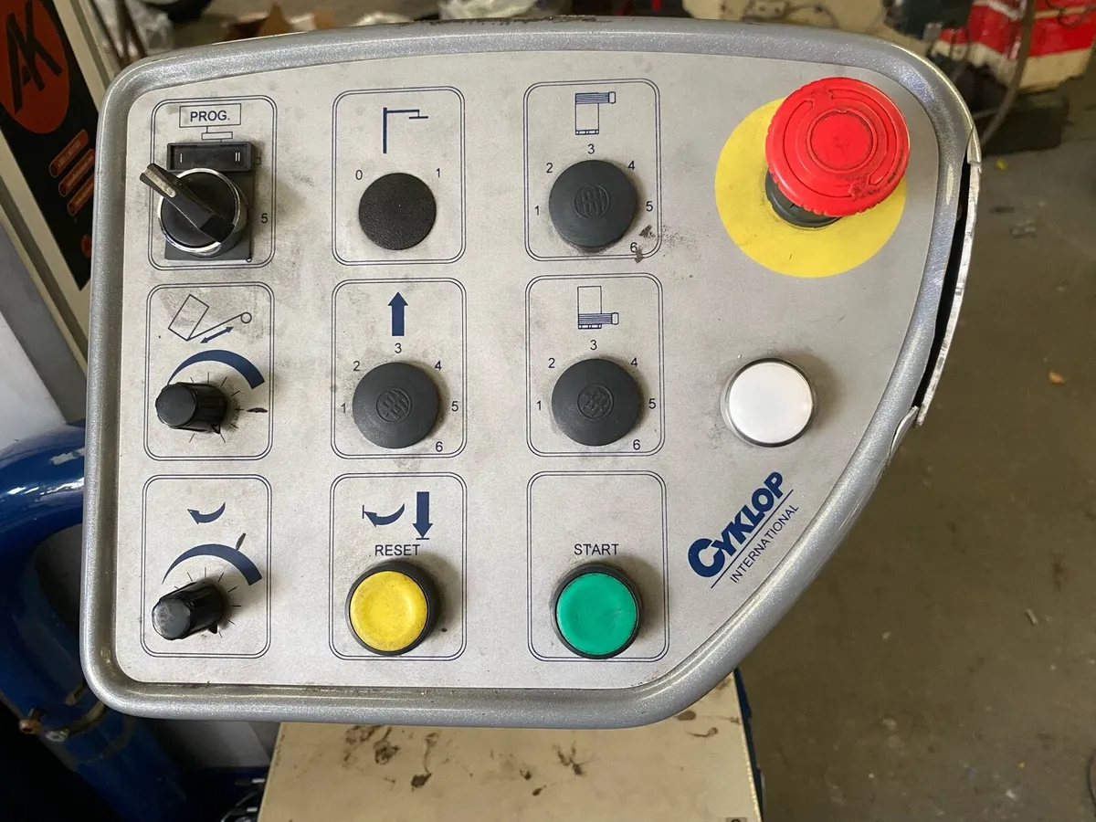 Pallet wrapper  repair or for parts - Image 4