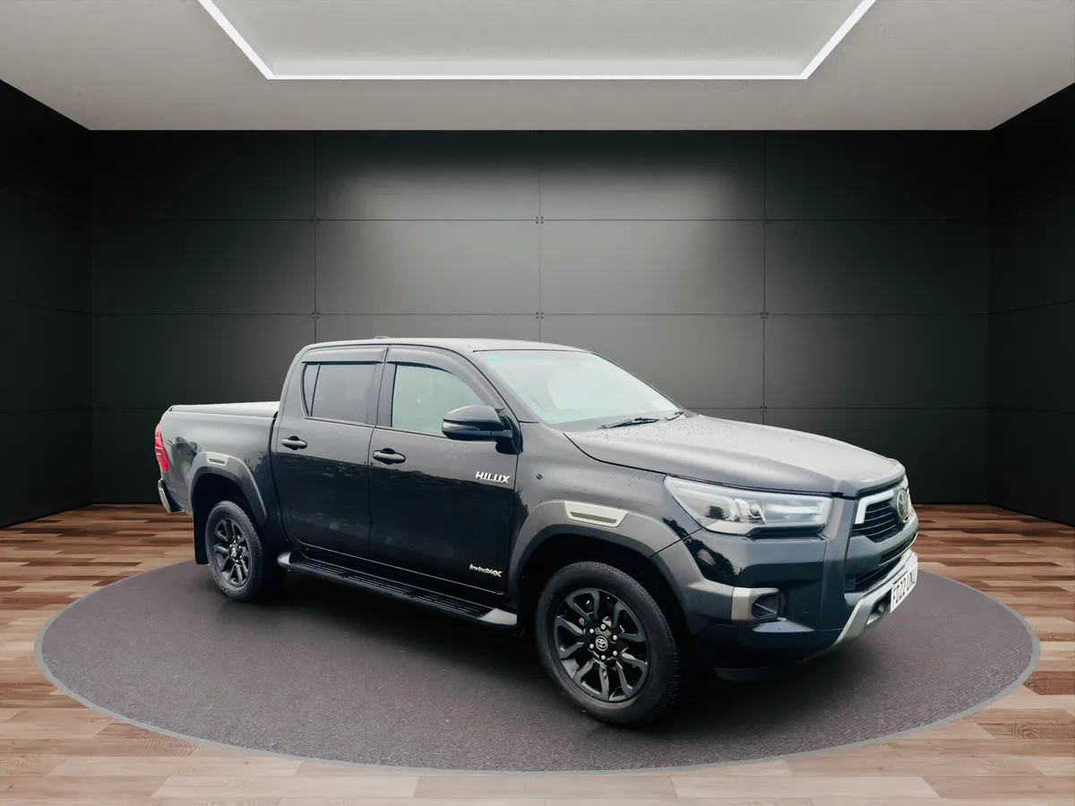 2022 Toyota Hilux Invincible x - Image 4