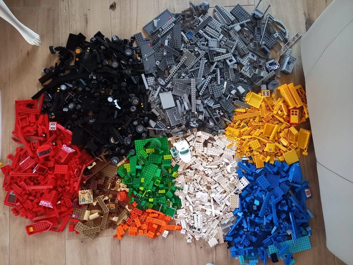 6.4 kg of lego - Image 1