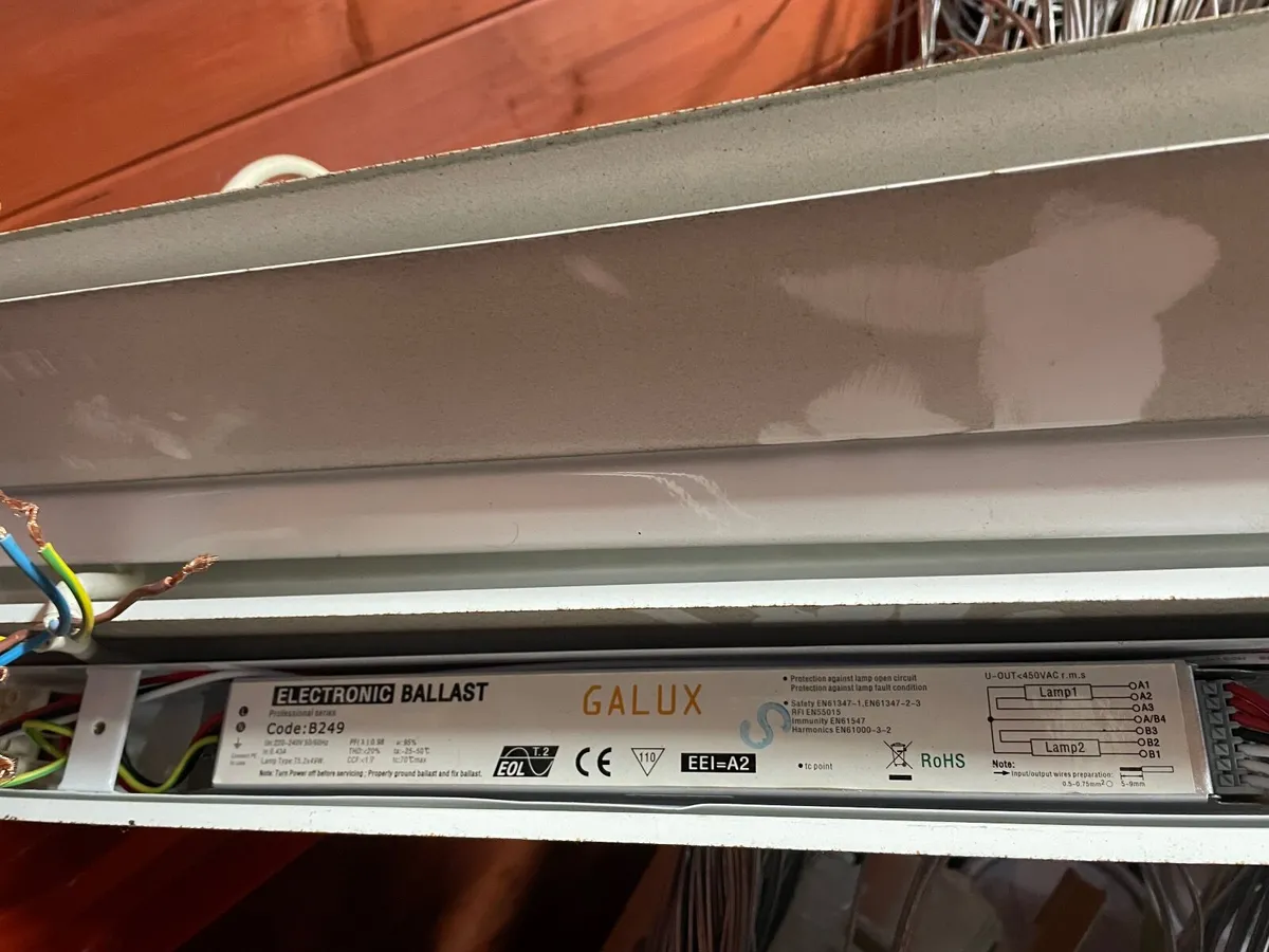 5foot twin light fittings - Image 1