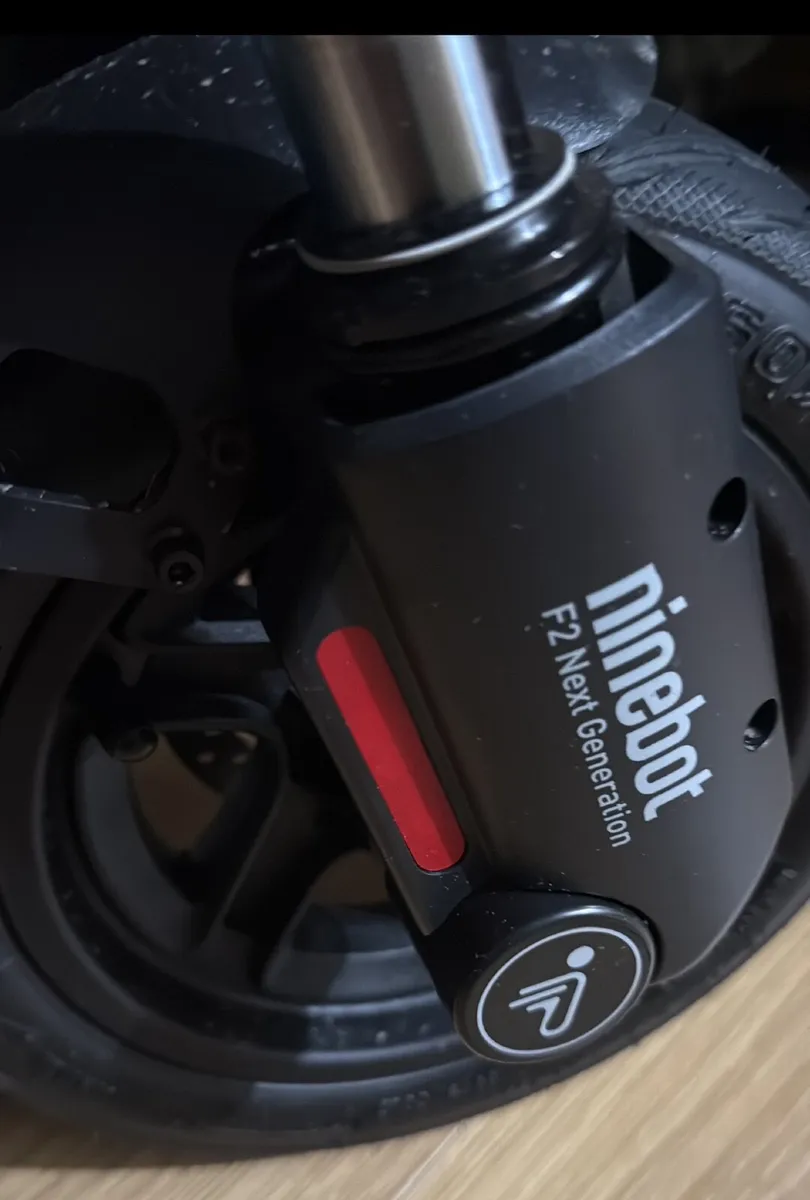 Electric scooter 1 month old - Image 2