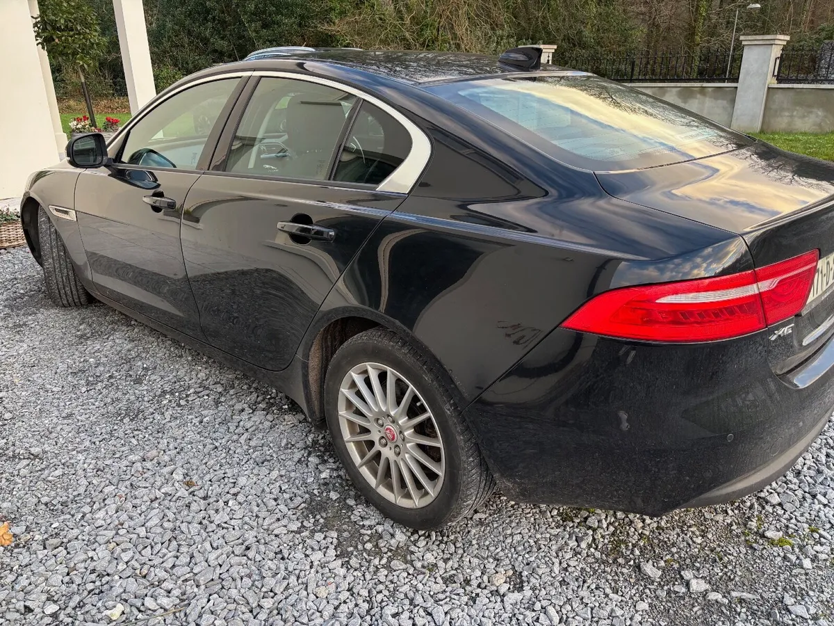 Jaguar XE 2017 - Image 3