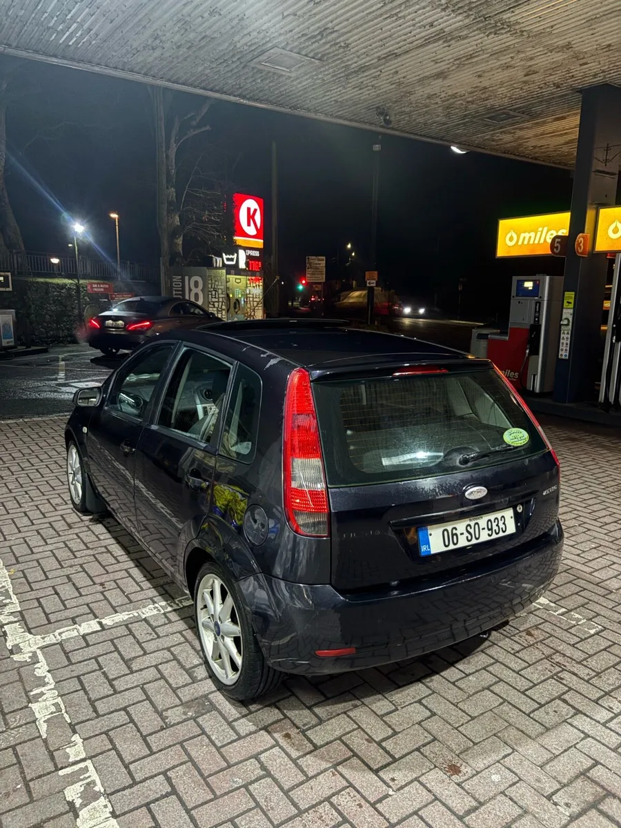2006 Fiesta 1.25 petrol nct 02/26 tax 01/26 - Image 3