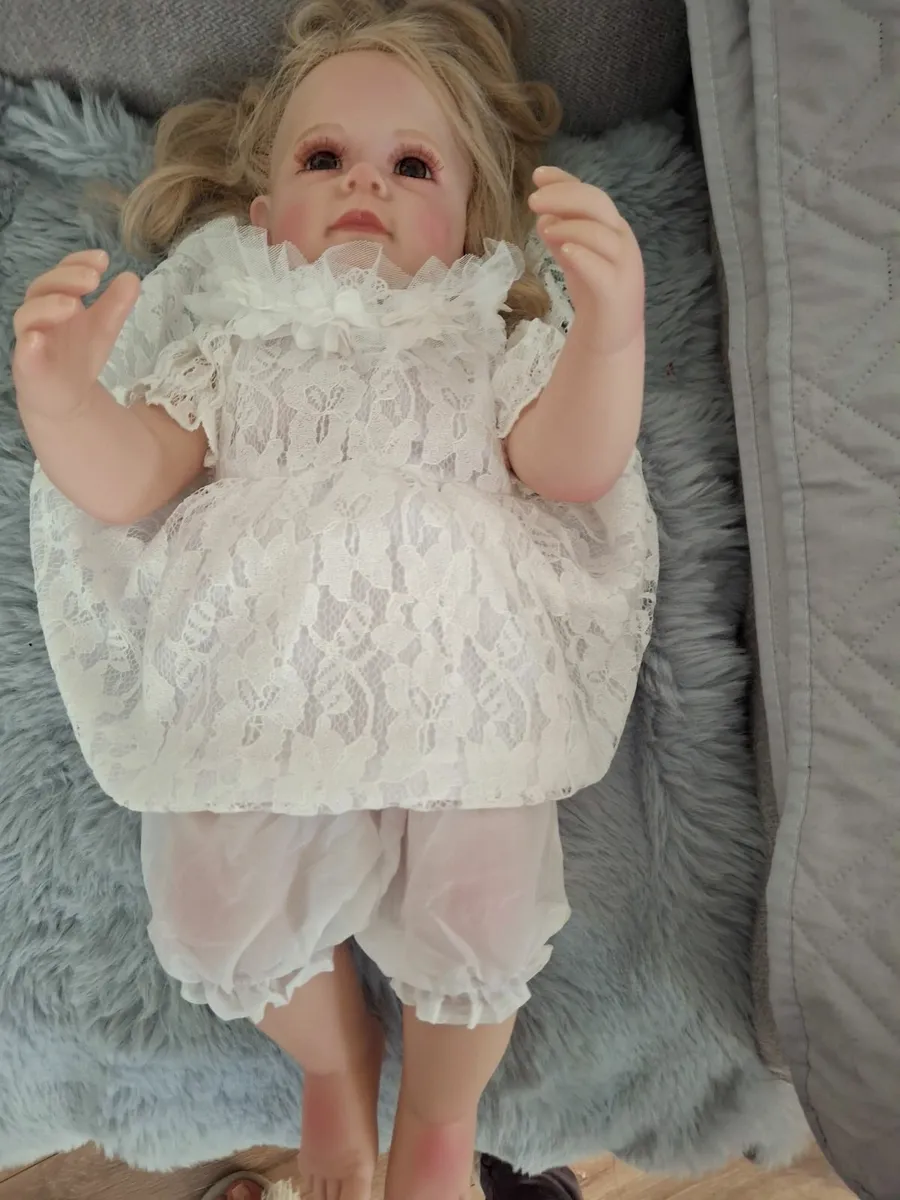 Beautiful reborn baby doll - Image 2