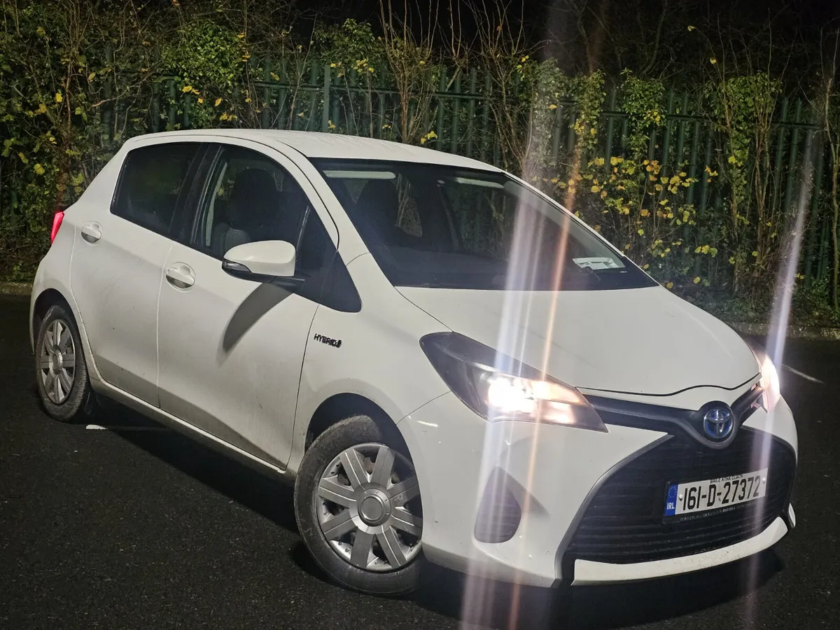 Toyota Yaris 2016 hybrid automatic €5990 - Image 1
