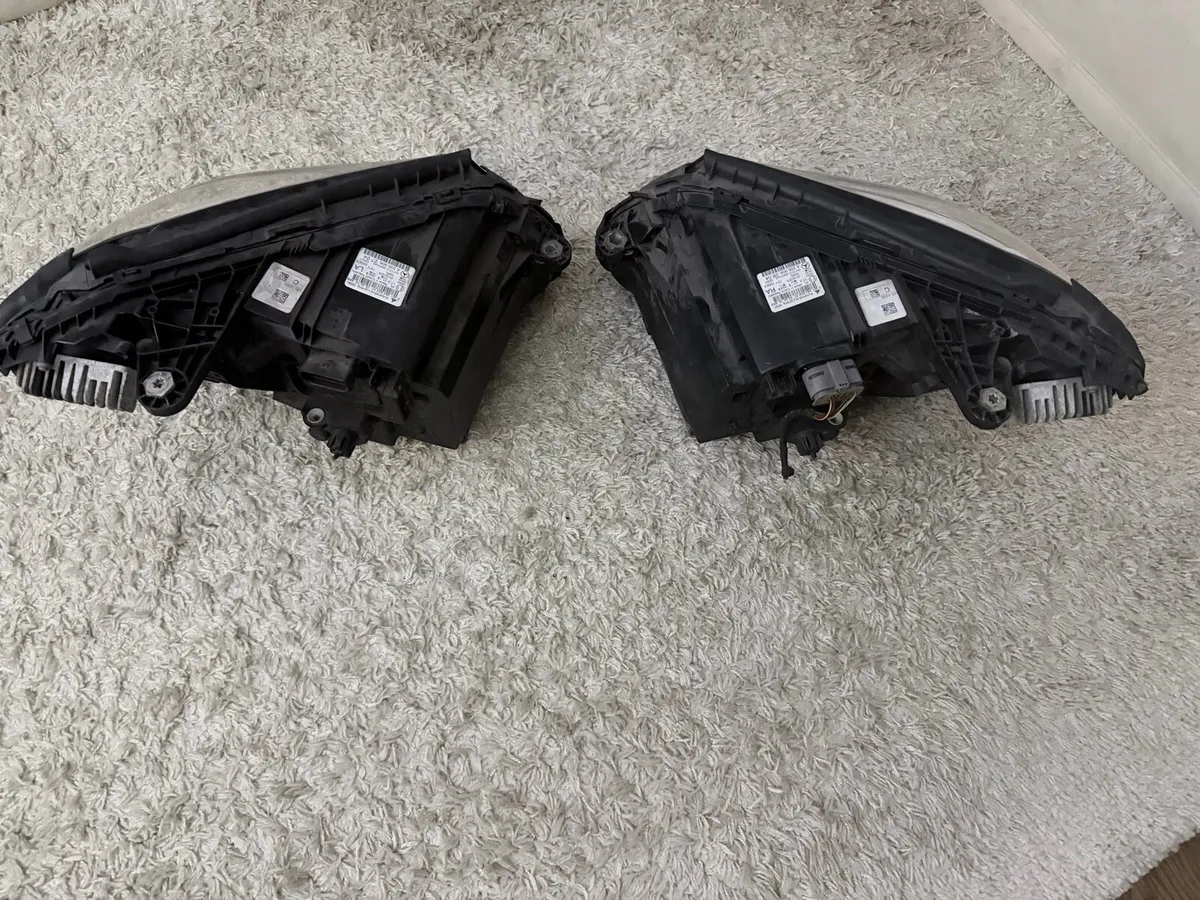 Mercedes C Class W205 HEADLIGHTS - Image 2