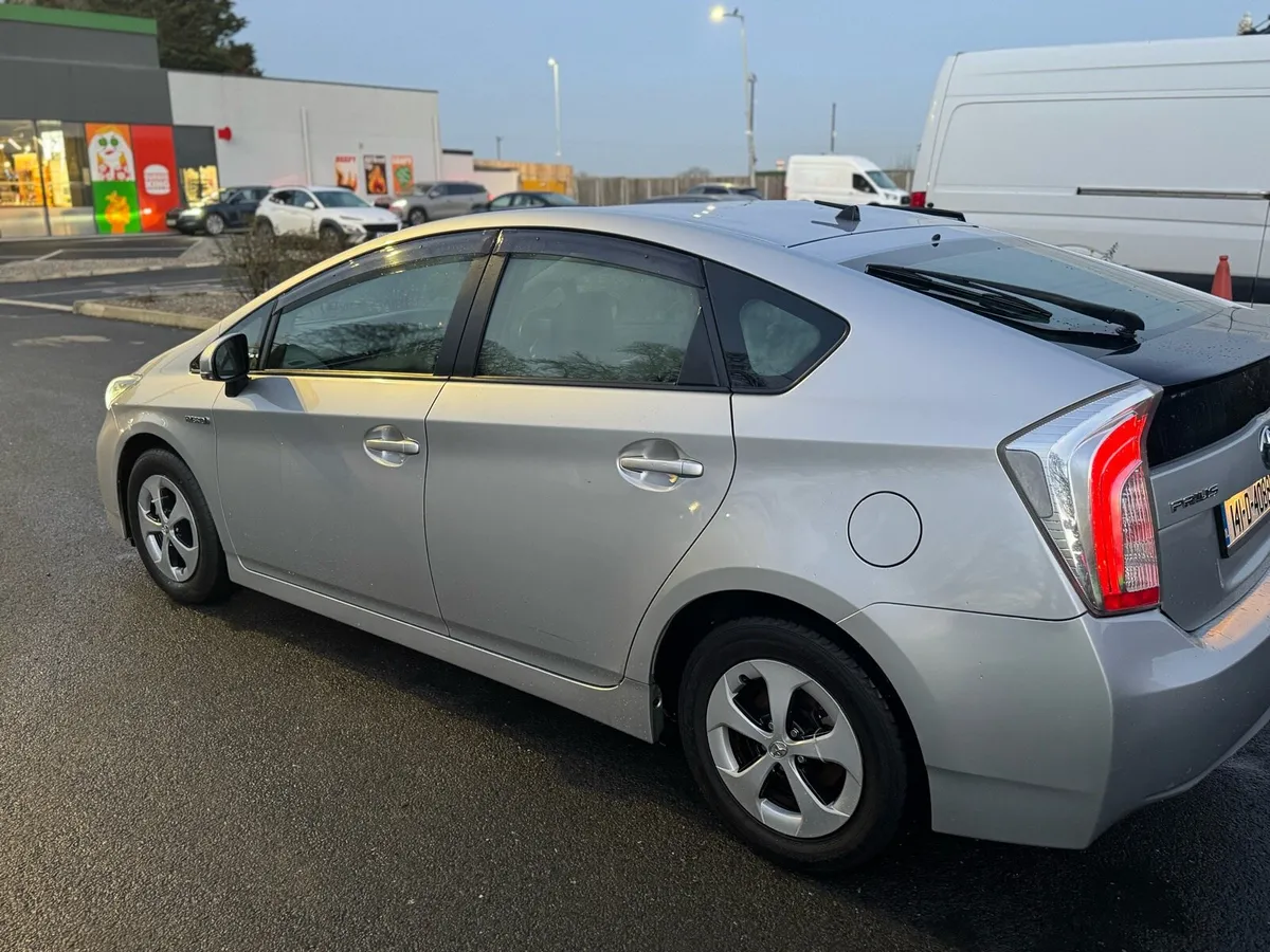 Toyota Prius 2014 - Image 3