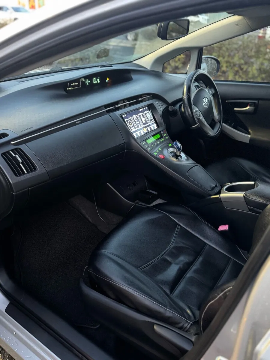 Toyota Prius 2014 - Image 4