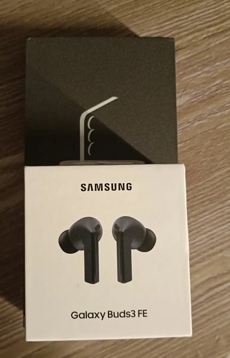 Samsung Galaxy Buds FE , Samsung Galaxy S25FE - Image 1