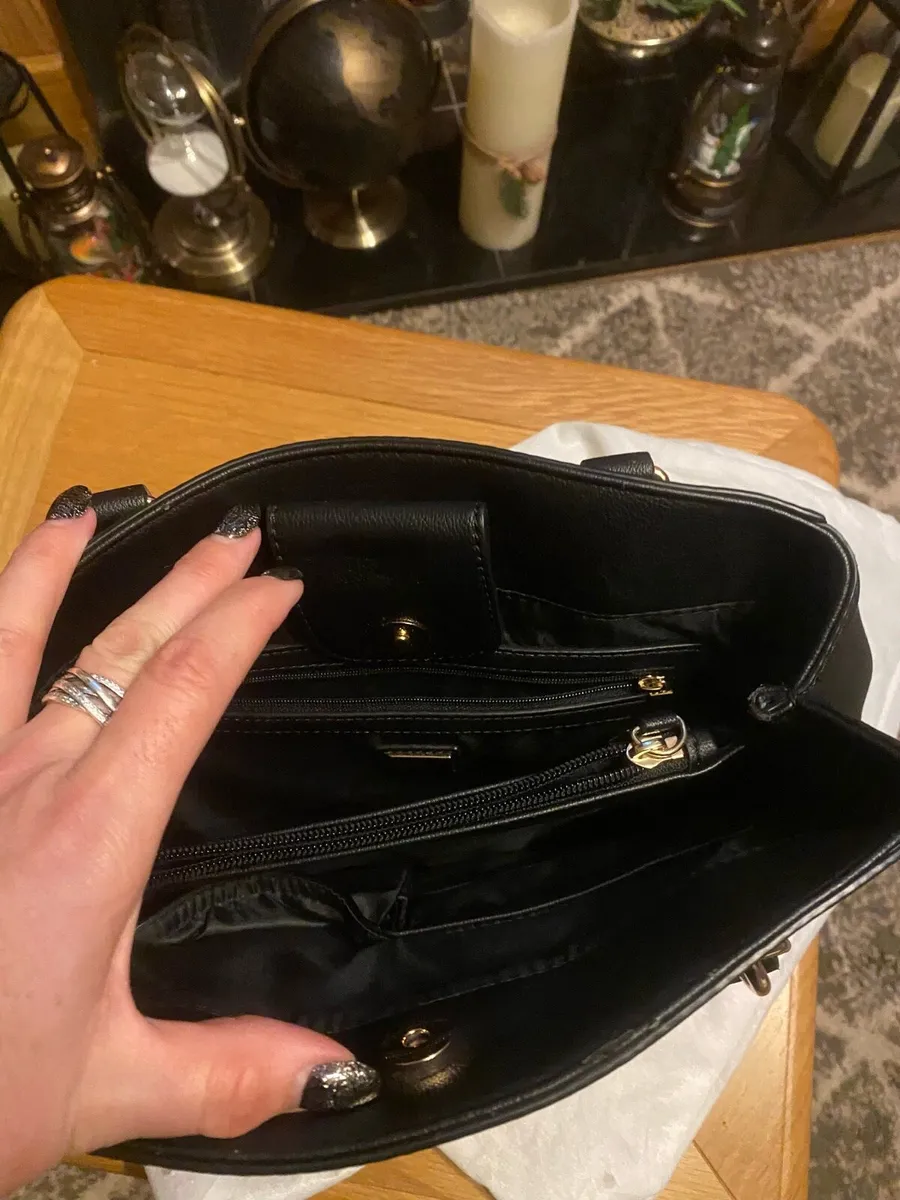 Genuine Guess Handbag - Image 2