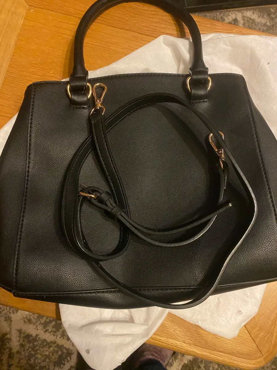 Genuine Guess Handbag - Image 4