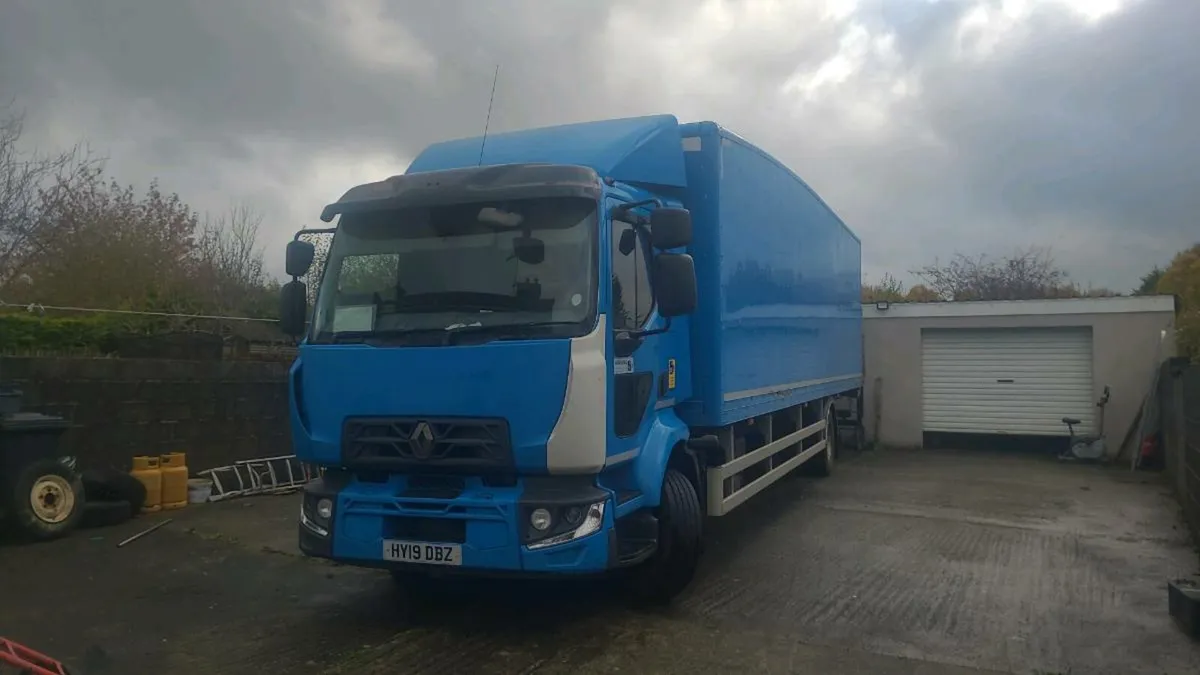2019 Renault d16 box body - Image 1
